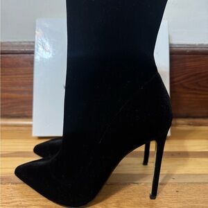 Neiman Marcus Black Heels Women’s Sz 10